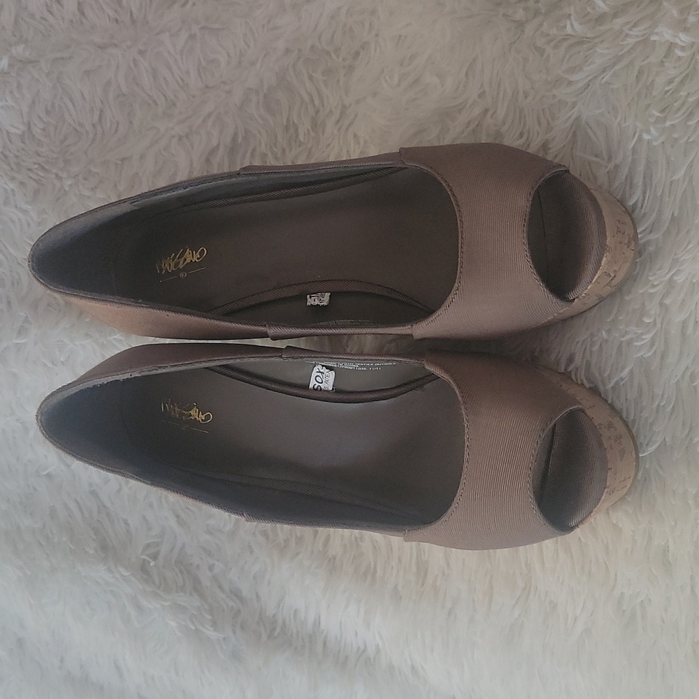 Mossimo Brown and Cork Open Toe Wedge Platform Shoes Size 6